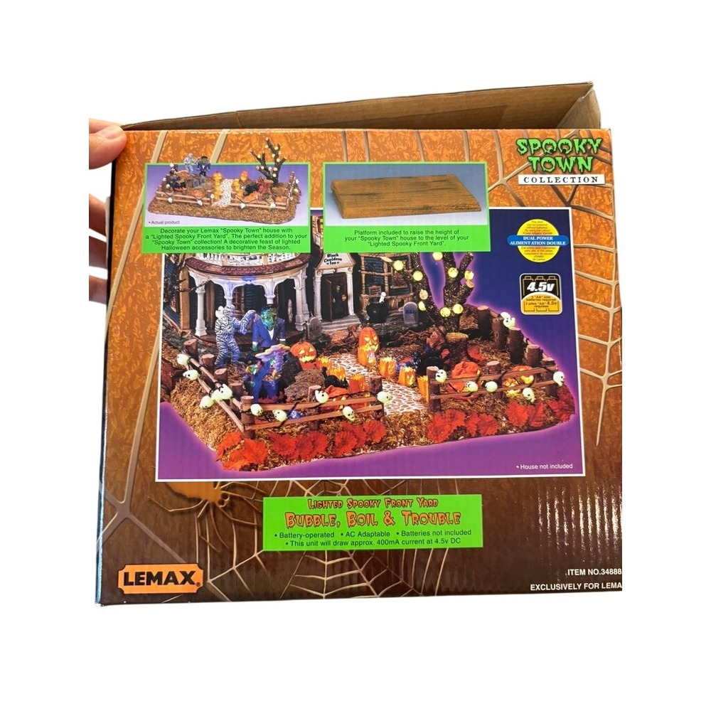 Lemax Spooky Town "Bubble, Boil, And Trouble" Lighted Front Yard, Retired